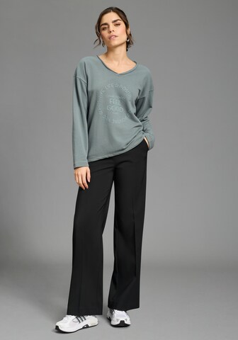 LAURA SCOTT Sweatshirt in Green