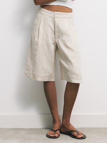 Wide Leg Pantalon à pince Pull&Bear en blanc : devant
