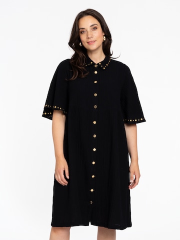 Yoek Shirt Dress in Black: front