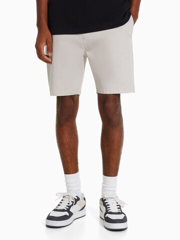 Bershka Regular Shorts in Beige: predná strana