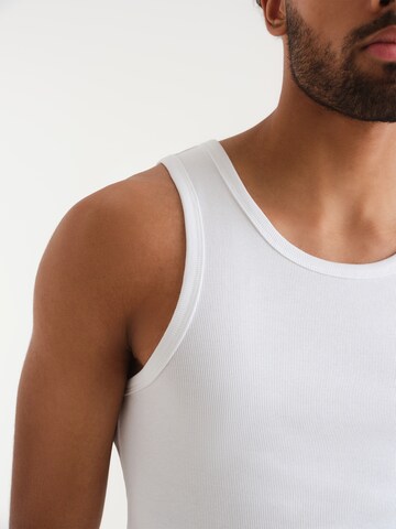 TRAPP Μπλουζάκι 'Thore' σε λευκό