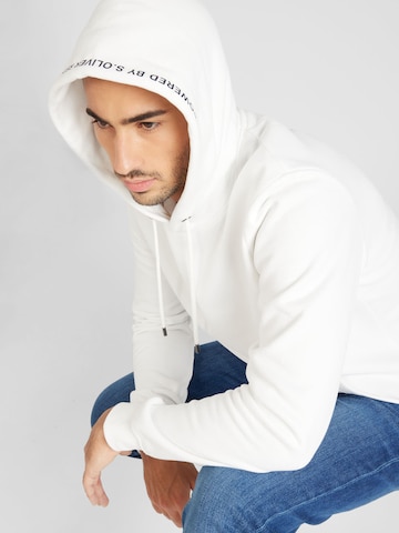 Sweat-shirt s.Oliver en blanc