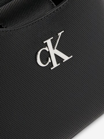 Calvin Klein Jeans Schultertasche in Schwarz