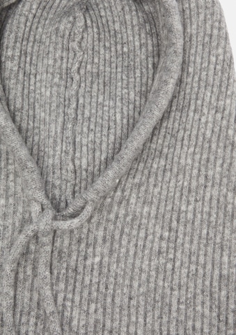 comma casual identity Beanie in Grey