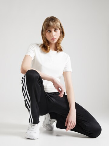 Tricou 'Premium Essentials' de la ADIDAS ORIGINALS pe alb