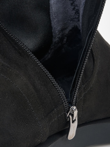 Estro Boots '54-590' in Black