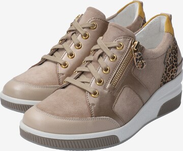 MOBILS ergonomic Sneakers laag 'Trudie' in Beige