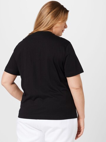 Calvin Klein Jeans Curve T-Shirt in Schwarz