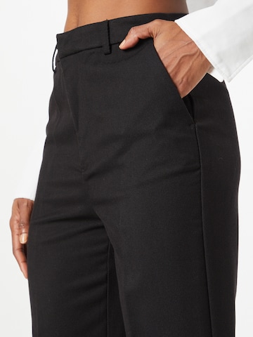 Gina Tricot Regular Trousers with creases in Black
