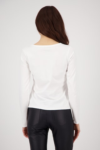 Tricou 'Monari' de la monari pe alb