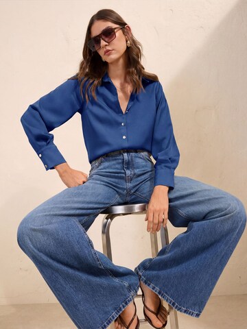Friends Like These Bluse in Blau