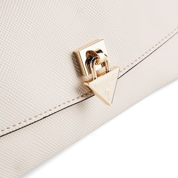 Borsa a mano 'Patsie' di GUESS in bianco