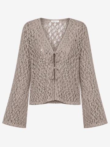 SASSYCLASSY Strickjacke‌‌ in Grau: Vorderseite