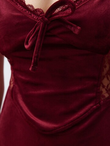 Negligé 'Nighty' di Trendyol in rosso
