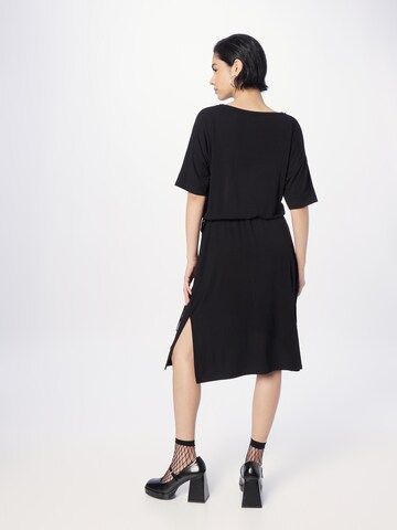 Rochie de la Juvia pe negru