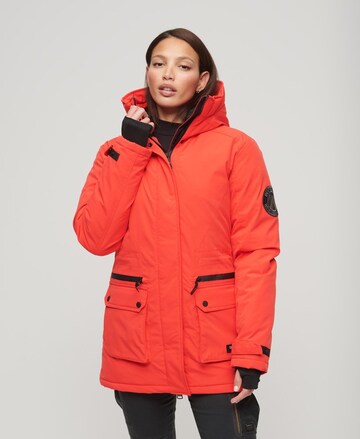 Parka mi-saison Superdry en rouge : devant