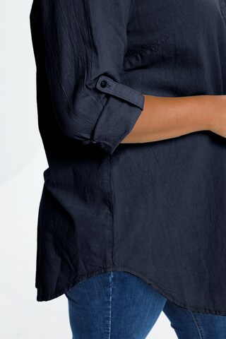 KAFFE CURVE - Blusa 'KCNana' en azul