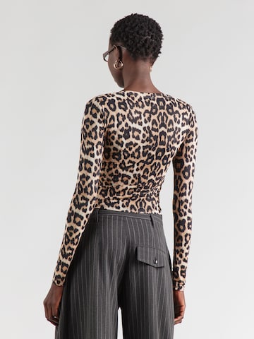 ABOUT YOU Shirt 'Mila' in Brown