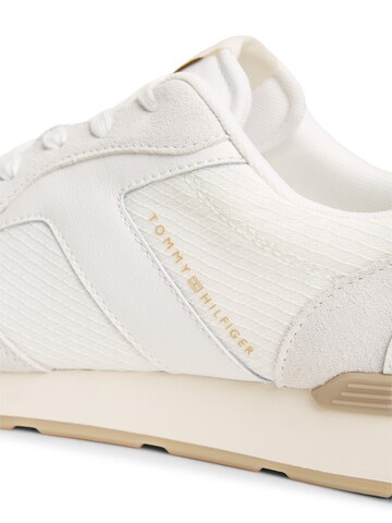 TOMMY HILFIGER Sneaker 'Core' in Weiß