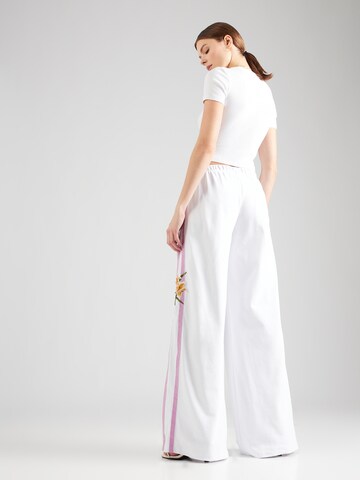 GUESS Loose fit Trousers 'ZOEY' in White