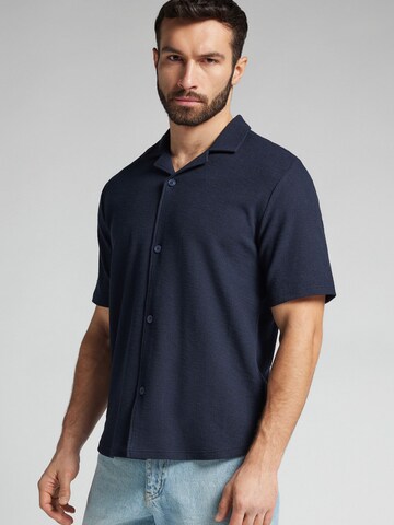 IUMAN Intimissimi Regular Fit Hemd in Blau