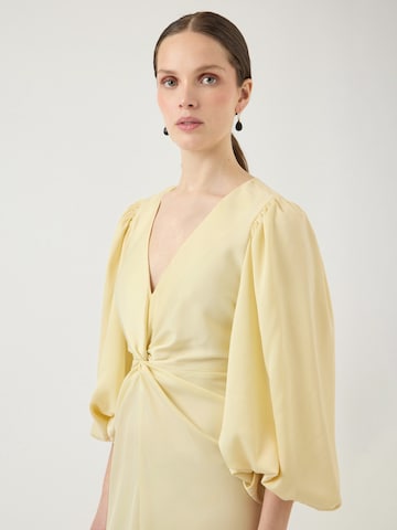 YAS - Vestido 'YASTHEA' en amarillo