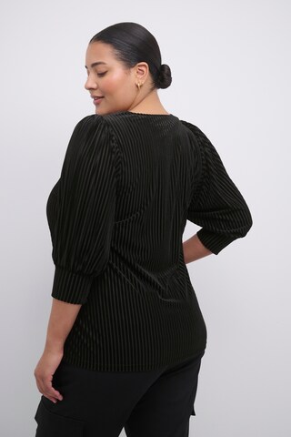 KAFFE CURVE Shirts 'Cacanna' i sort