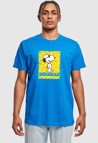 Merchcode Shirt 'Peanuts - Player' in Blauw: voorkant