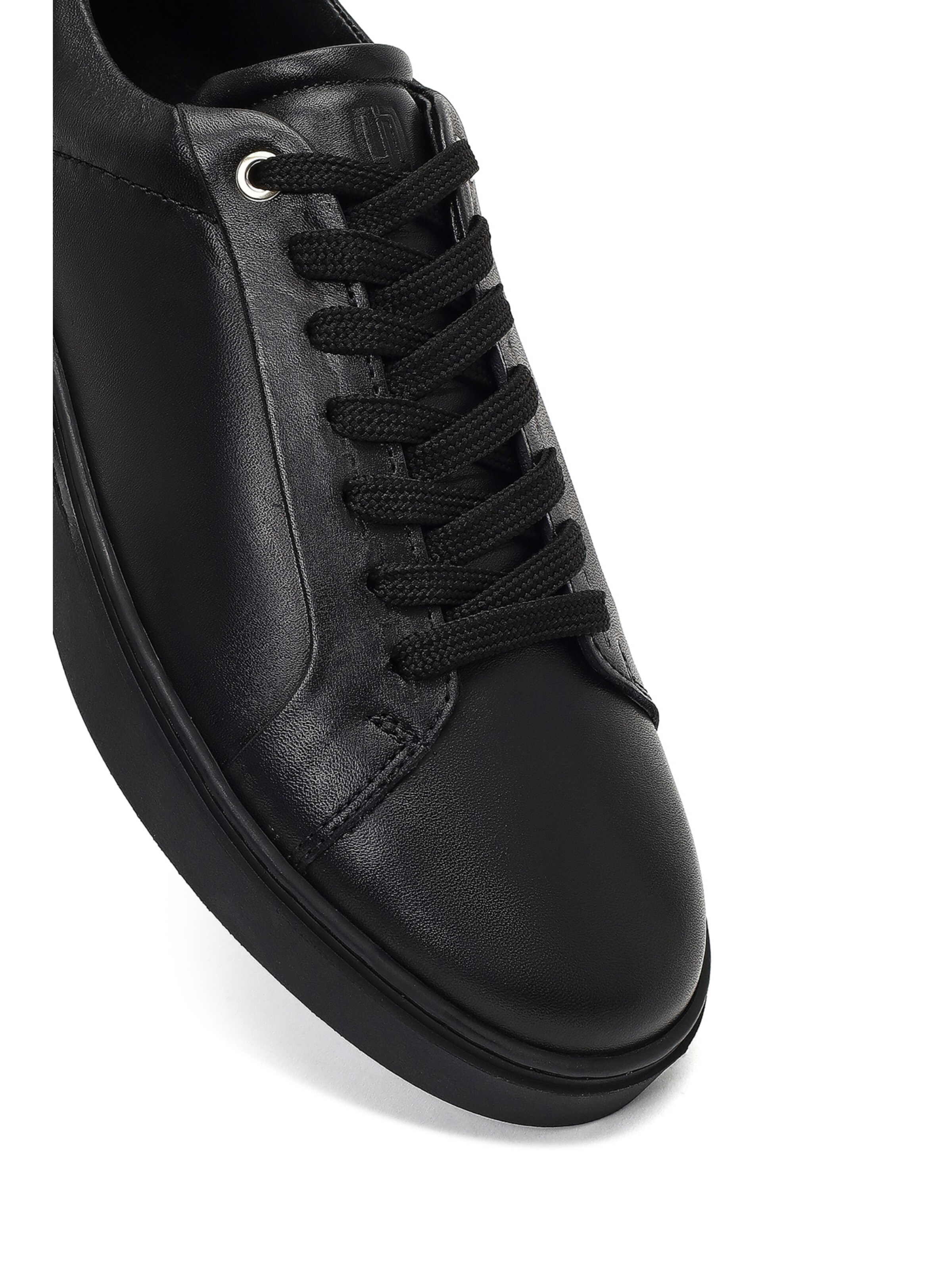 Baskets basses Derimod en noir