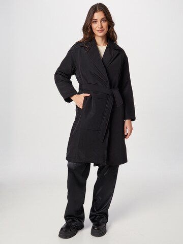 ONLY Ανοιξιάτικο και φθινοπωρινό παλτό 'SELENA' σε μαύρο: μπροστά