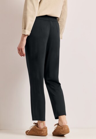STREET ONE Tapered Hose in Grün