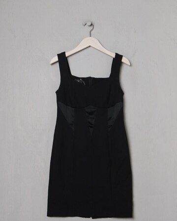 Madeleine Dress in S in Black: front