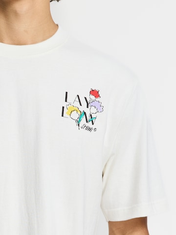 Tricou 'Finn Sketched Flowers' de la Shiwi pe alb