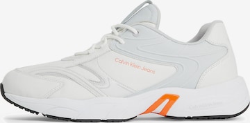 Sneaker low de la Calvin Klein Jeans pe alb: față