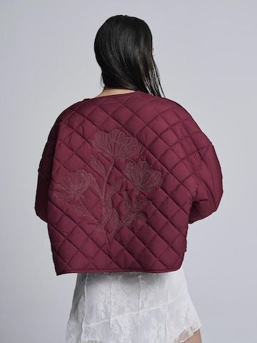 AEMMI Between-Season Jacket in Red