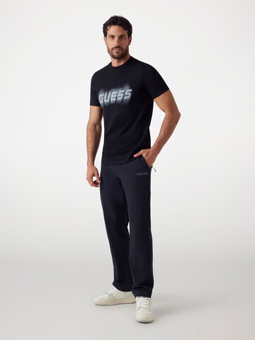 GUESS T-Shirt in Schwarz