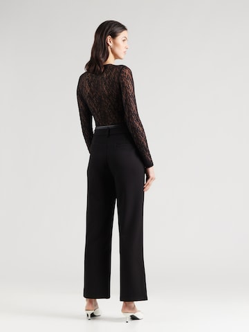 Wide leg Pantaloni cutați 'Colleen' de la ABOUT YOU pe negru