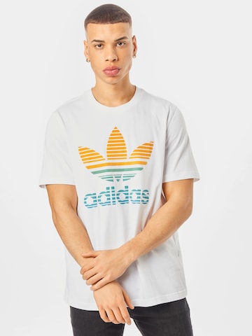 Regular T-Shirt ADIDAS ORIGINALS en blanc : devant