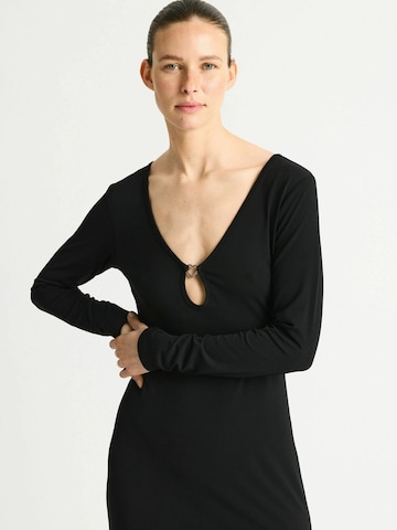 Robe ' Kyla ' Résumé en noir