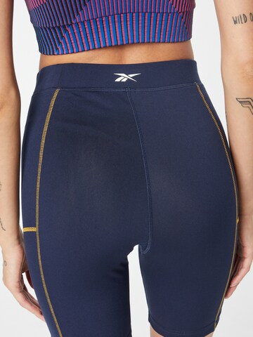 Skinny Pantaloni sportivi di Reebok in blu