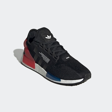 ADIDAS ORIGINALS Низкие кроссовки 'NMD_R1 V2' в Черный