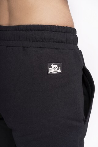 LONSDALE Tapered Bukser 'BICKENHILL' i sort