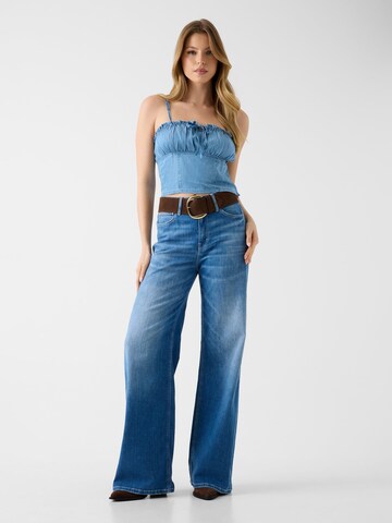 GUESS Top in Blue