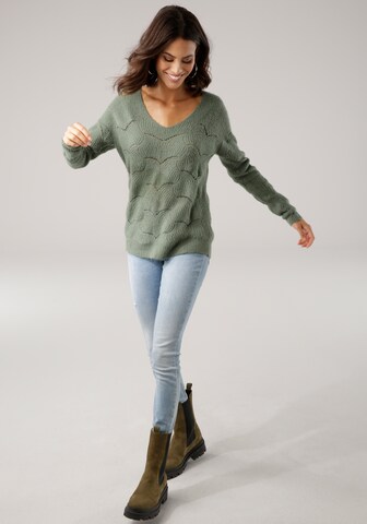 LAURA SCOTT Sweater in Green