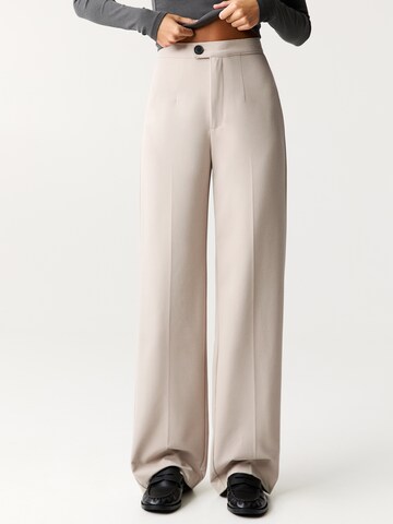 Wide Leg Pantalon à plis Pull&Bear en gris : devant