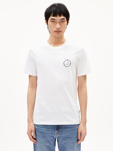 ARMEDANGELS T-Shirt JAAMES SMILEY (GOTS) in Weiß: Vorderseite