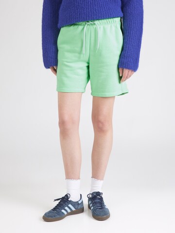 Soccx Regular Pants in Green: front