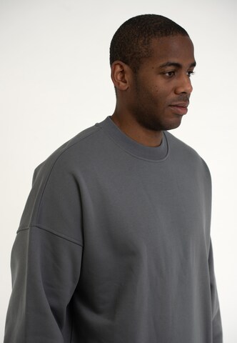 Felpa 'Carter Oversized' di Johnny Urban in grigio