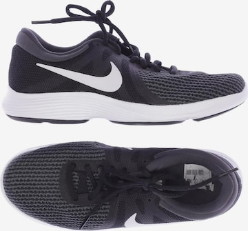 NIKE Sneaker 38,5 in Grün: predná strana