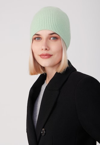 Style Republic Beanie in Green: front